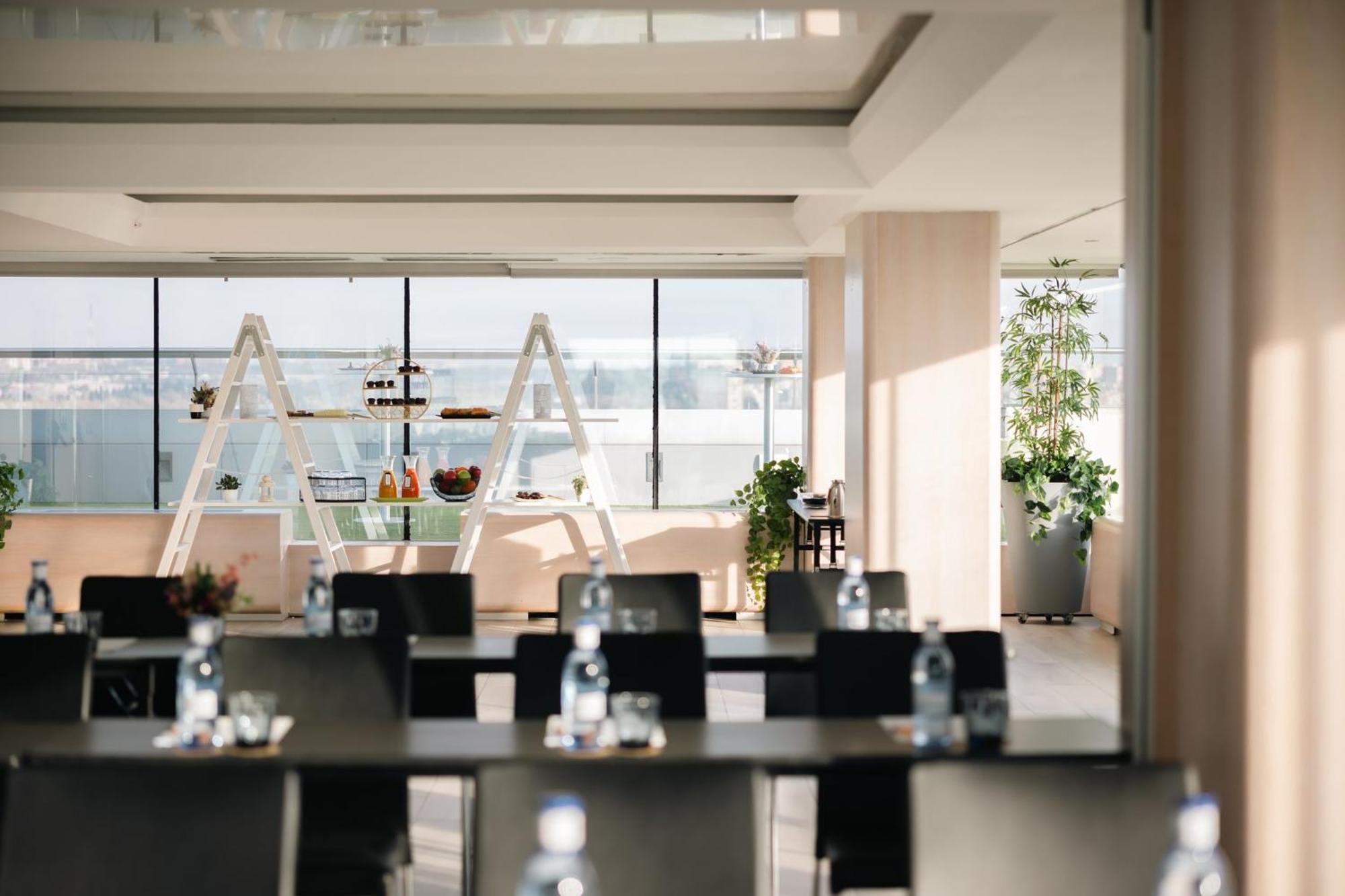 Hotel Crowne Plaza Madrid - Centre Retiro By Ihg Esterno foto