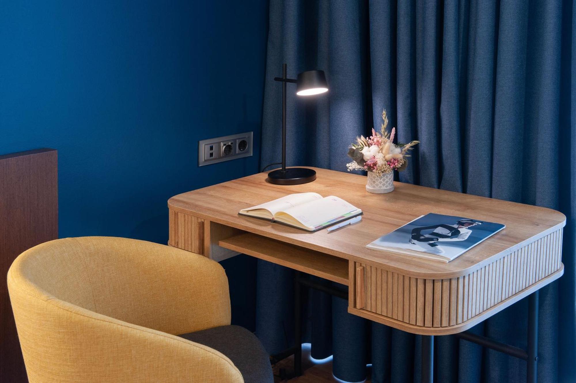 Hotel Crowne Plaza Madrid - Centre Retiro By Ihg Esterno foto