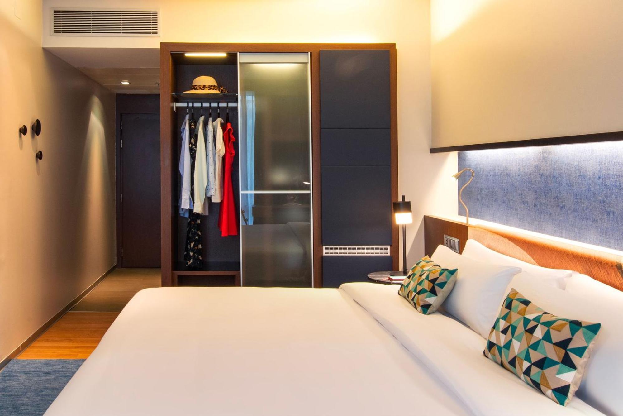 Hotel Crowne Plaza Madrid - Centre Retiro By Ihg Esterno foto