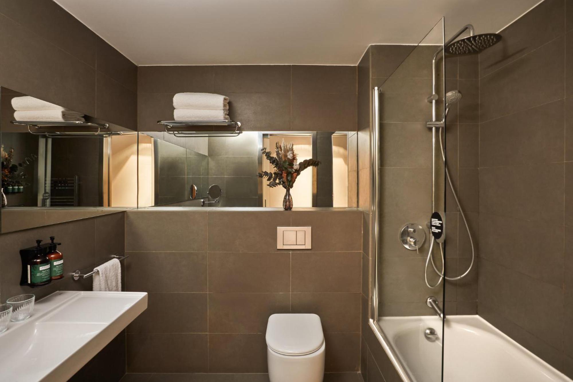 Hotel Crowne Plaza Madrid - Centre Retiro By Ihg Esterno foto
