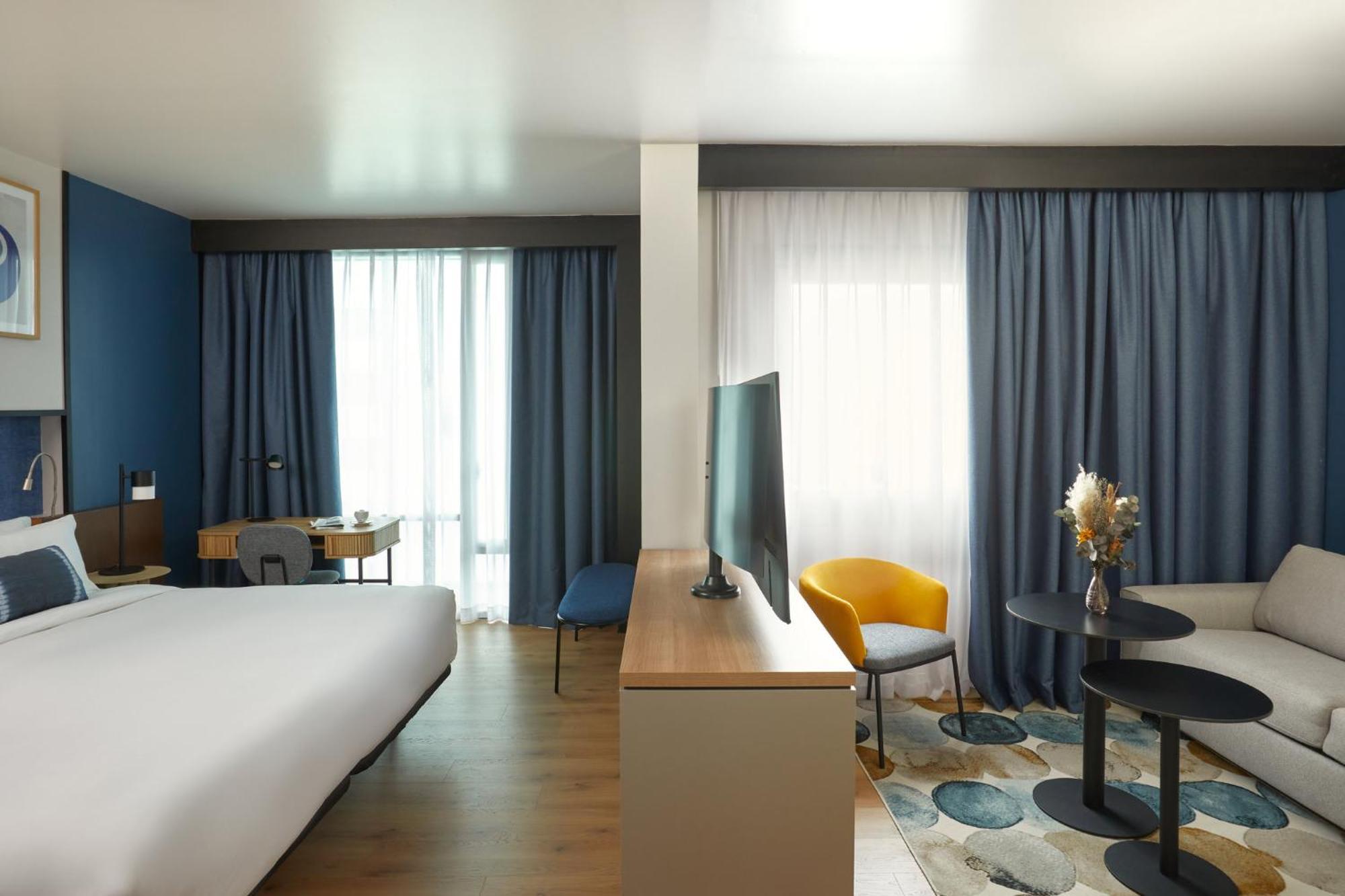 Hotel Crowne Plaza Madrid - Centre Retiro By Ihg Esterno foto