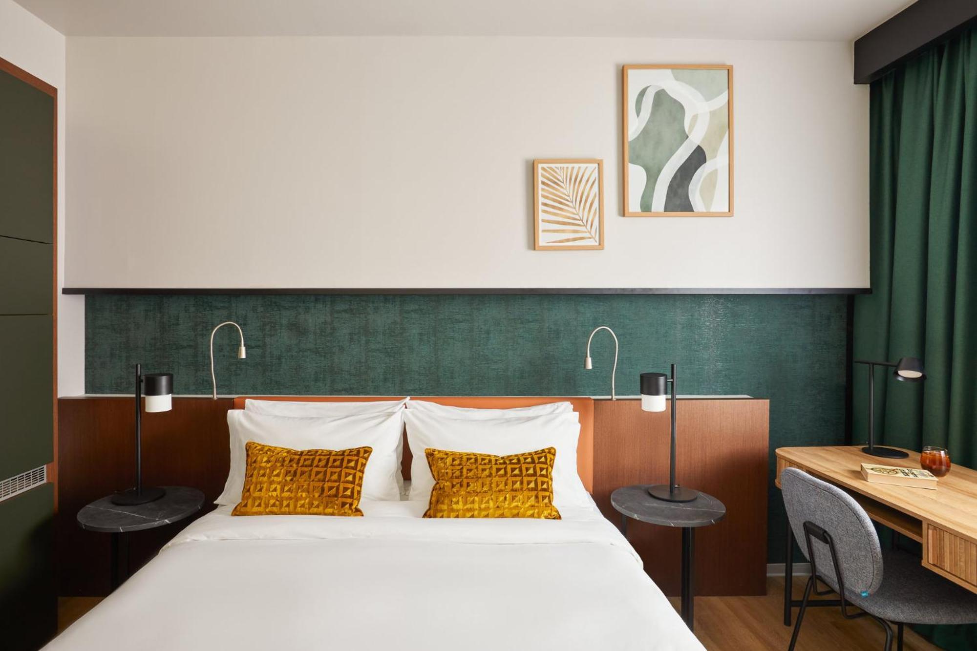 Hotel Crowne Plaza Madrid - Centre Retiro By Ihg Esterno foto