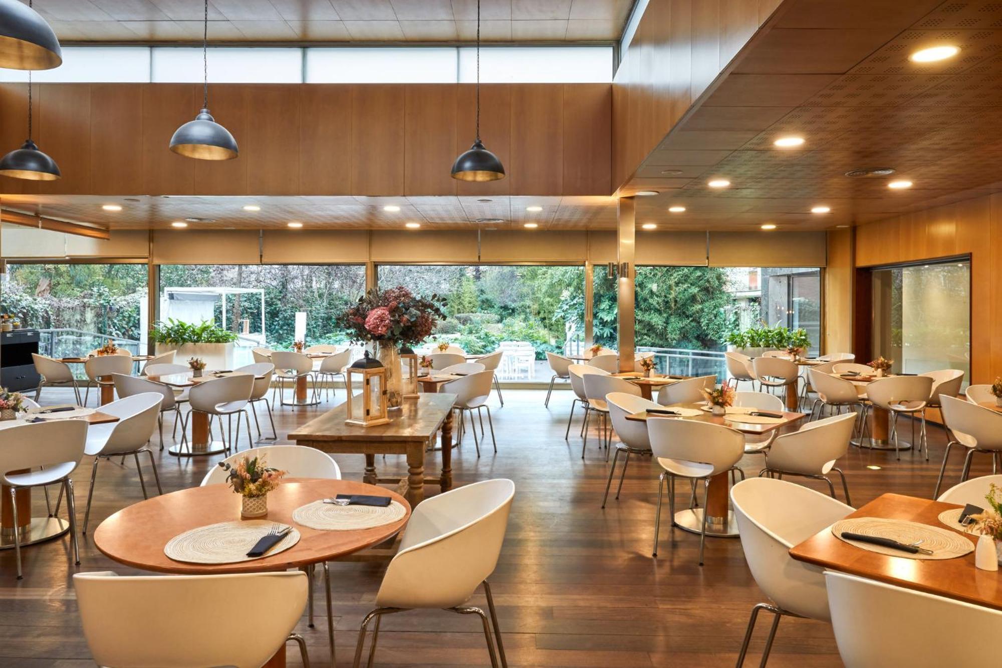 Hotel Crowne Plaza Madrid - Centre Retiro By Ihg Esterno foto