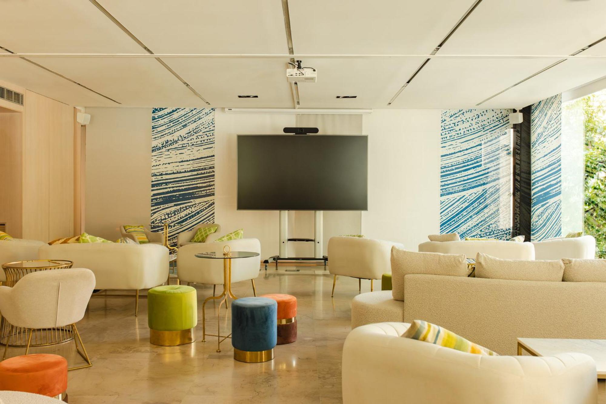 Hotel Crowne Plaza Madrid - Centre Retiro By Ihg Esterno foto