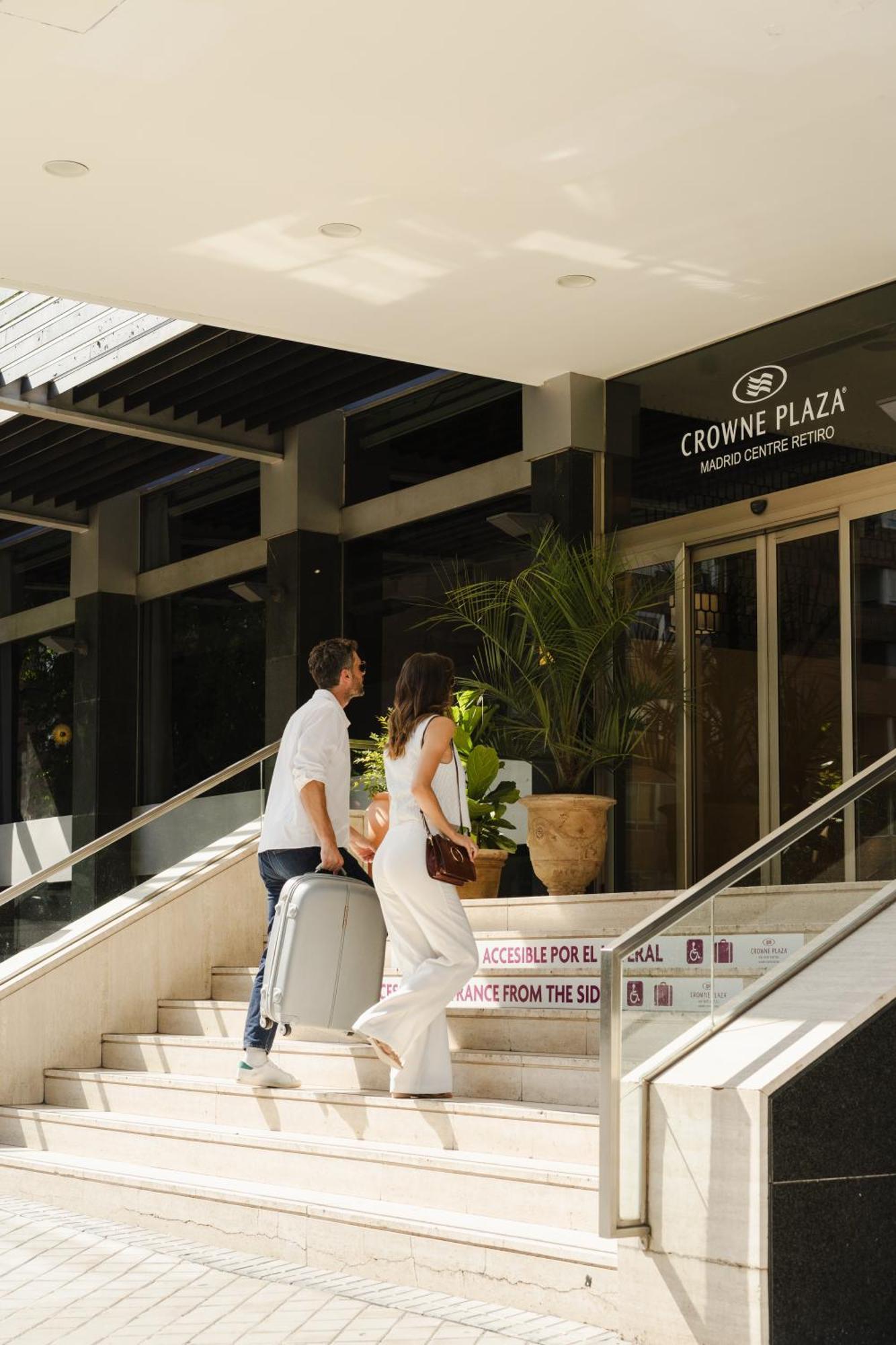 Hotel Crowne Plaza Madrid - Centre Retiro By Ihg Esterno foto